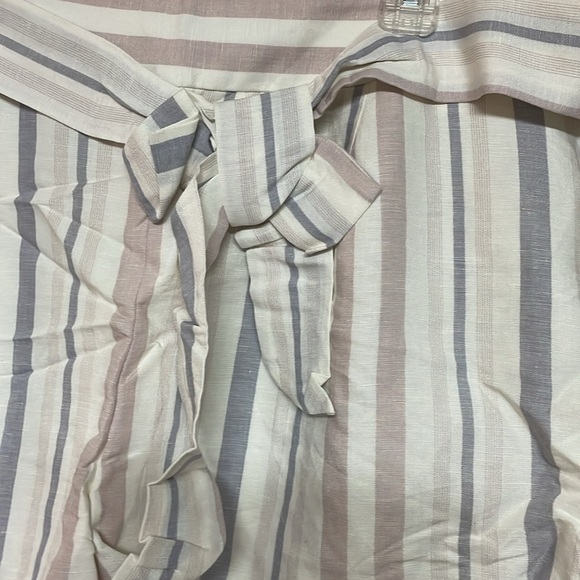 Express size 18 high rise midi white with multicolor stripes and tie 3” shorts - Picture 2 of 9